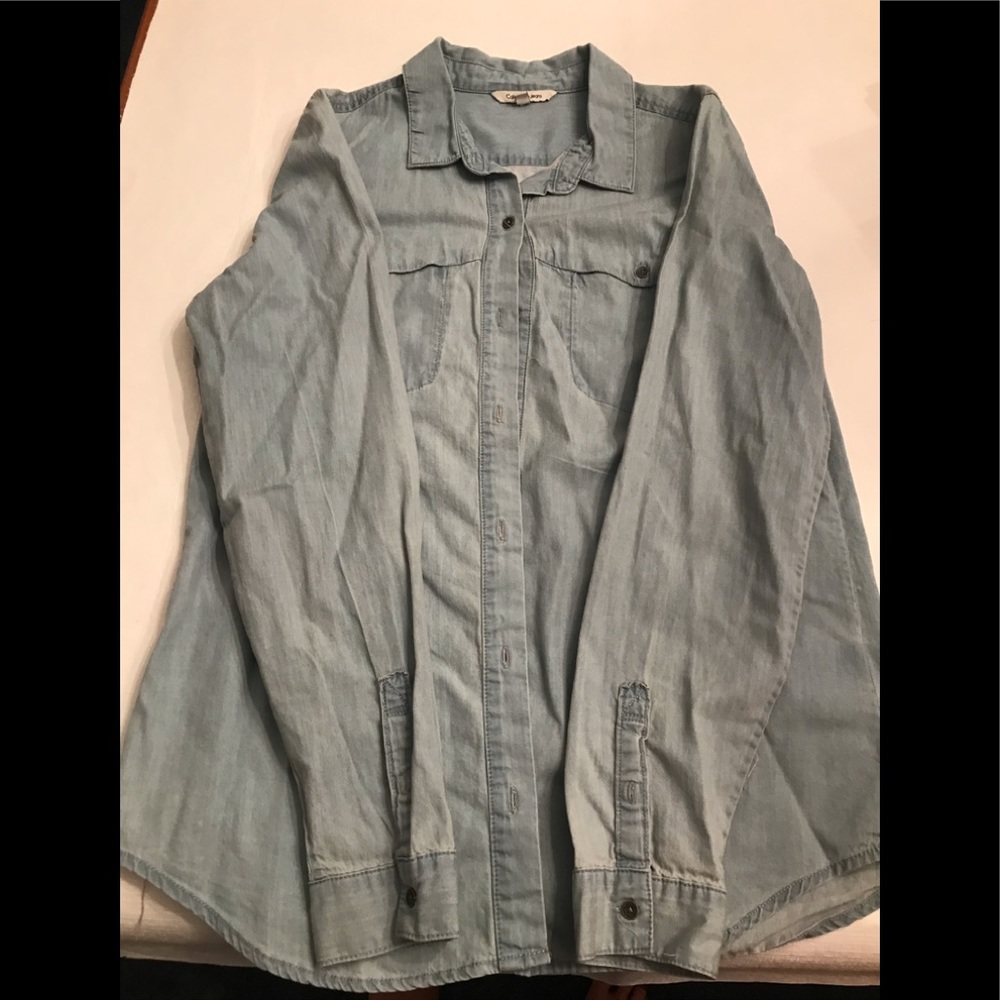 Women’s Calvin Klein button down shirt - medium